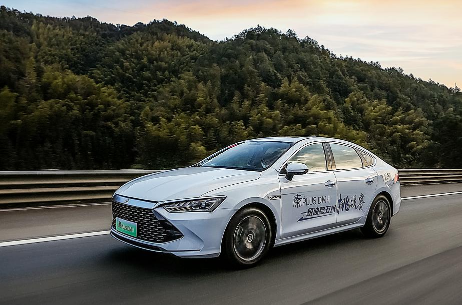 油电混动汽车最适合家用的轿车,油电混动汽车测评15万以下七座