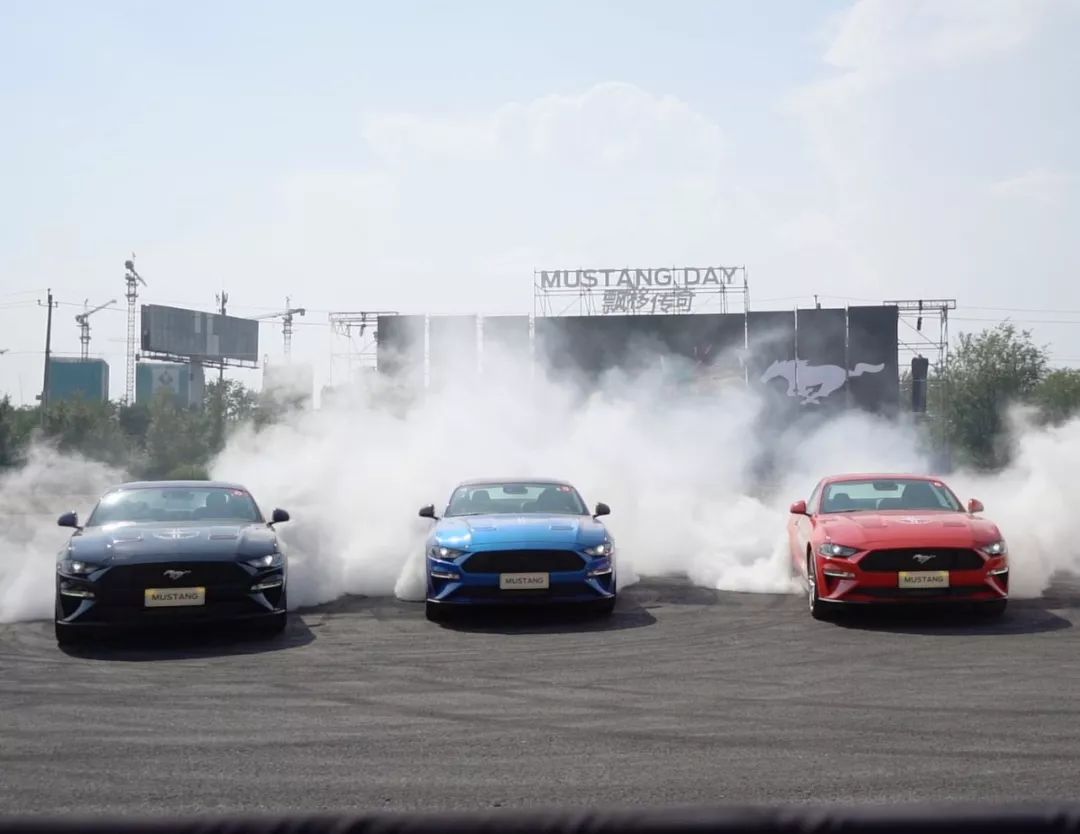 悍马h2硬派越野车,30万左右你会选帕杰罗还是h9