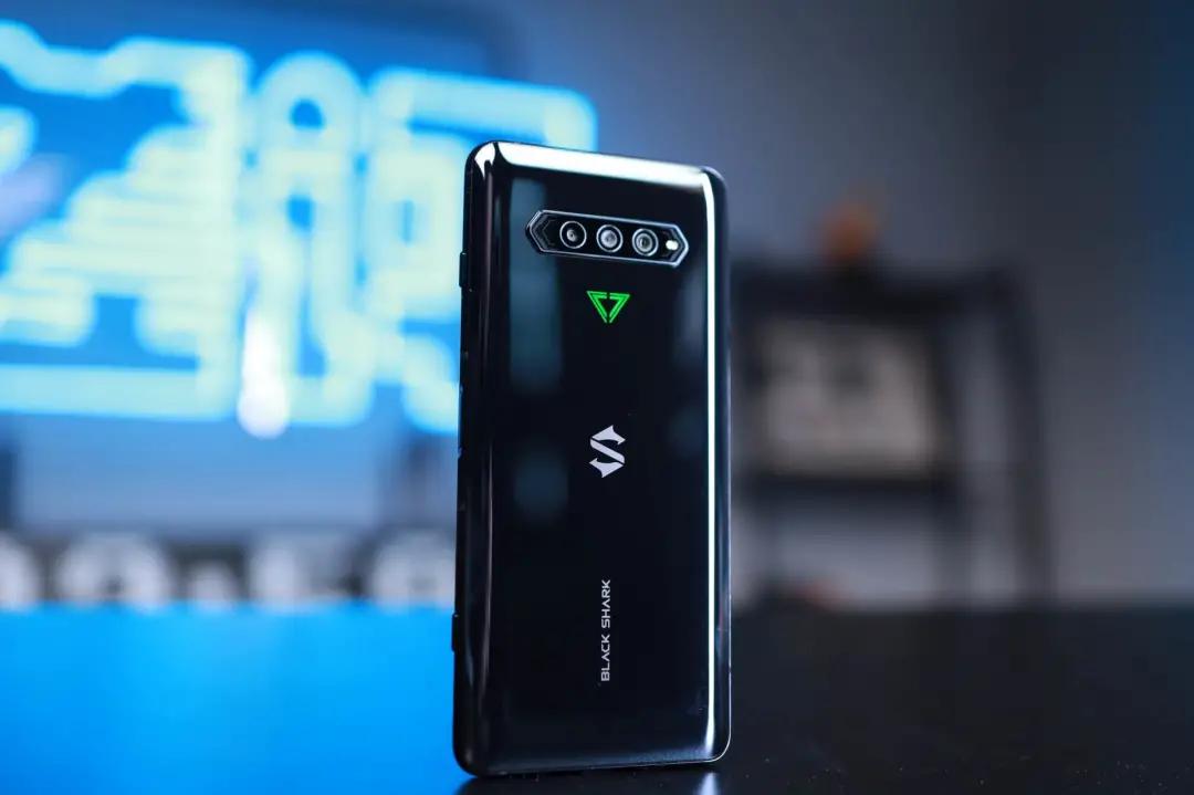 游戏手机该不该买,红魔黑鲨rog哪个值得入手