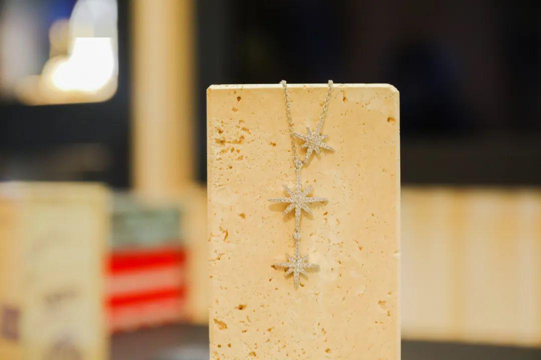 不看血亏!5.9折的克拉钻、买正装送正装的YSL,成都就这儿有