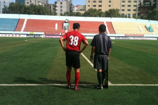 他曾是鲁能中场核心，转做教练却鲜有成就，黄金年龄栖身中乙