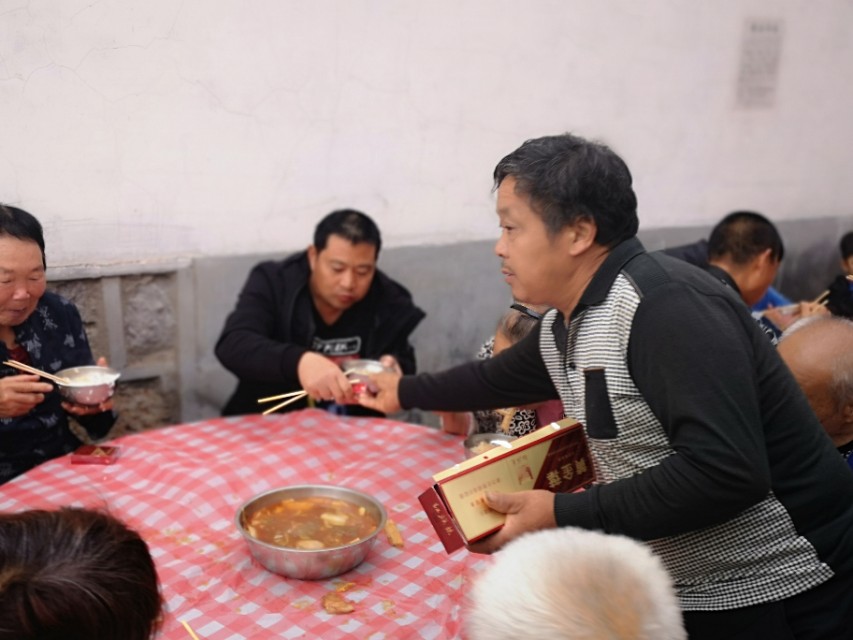 4块一包的红旗渠烟,红旗渠雪茄烟多少钱一包