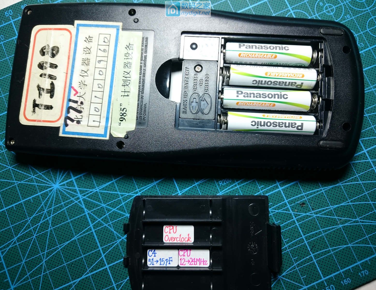 技术大佬秀操作！德州仪器TI-89图形计算器拆机维修及CPU超频