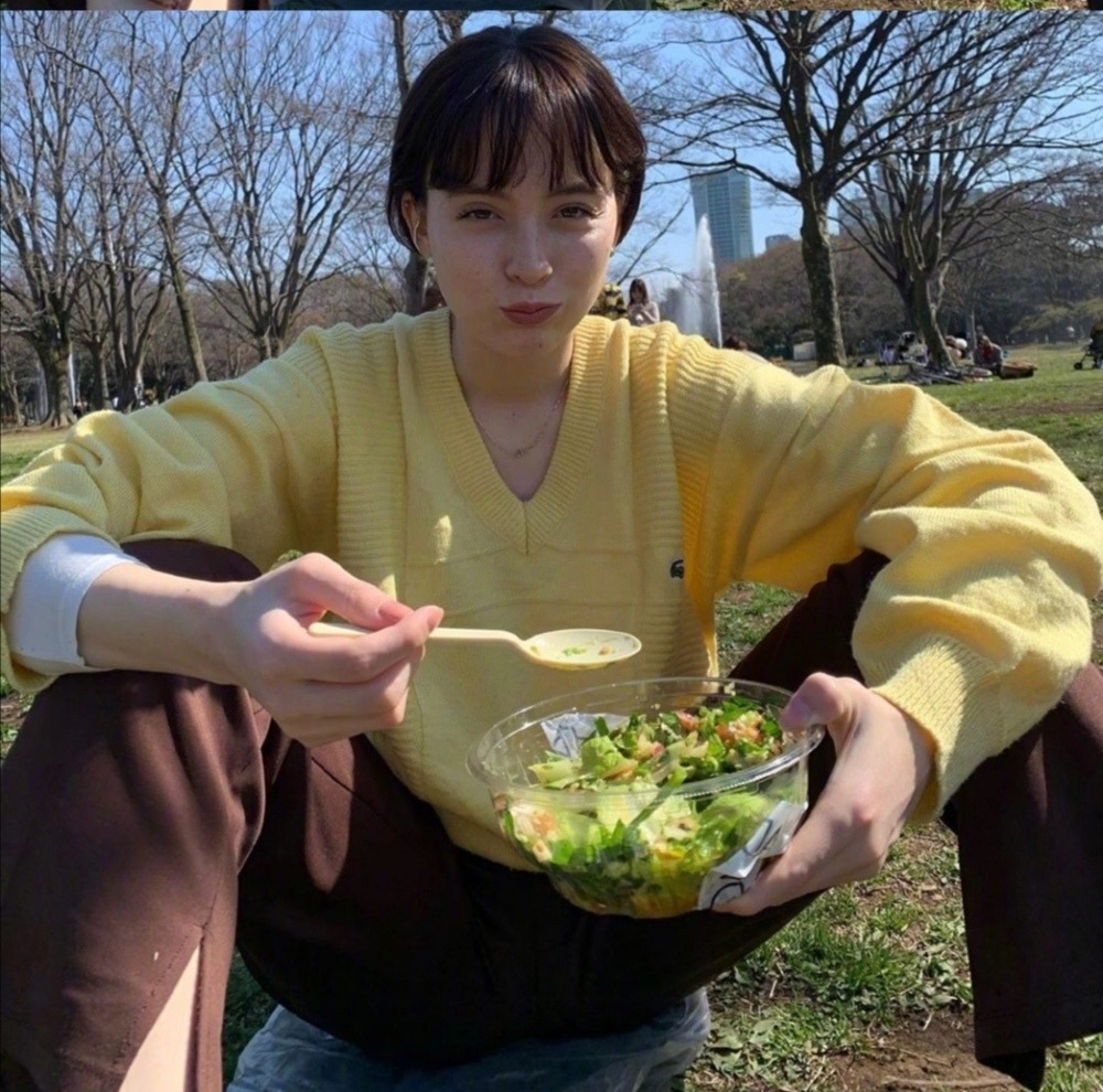 烦透了流水线网红脸？四款风格时尚博主，一般人爱第四位的颜