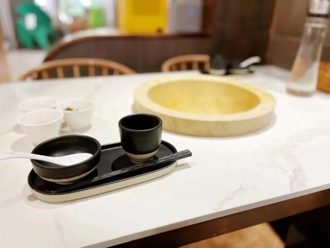 洱遇云南蒸汽石锅王府井店加盟,滇山荷云南蒸汽石锅