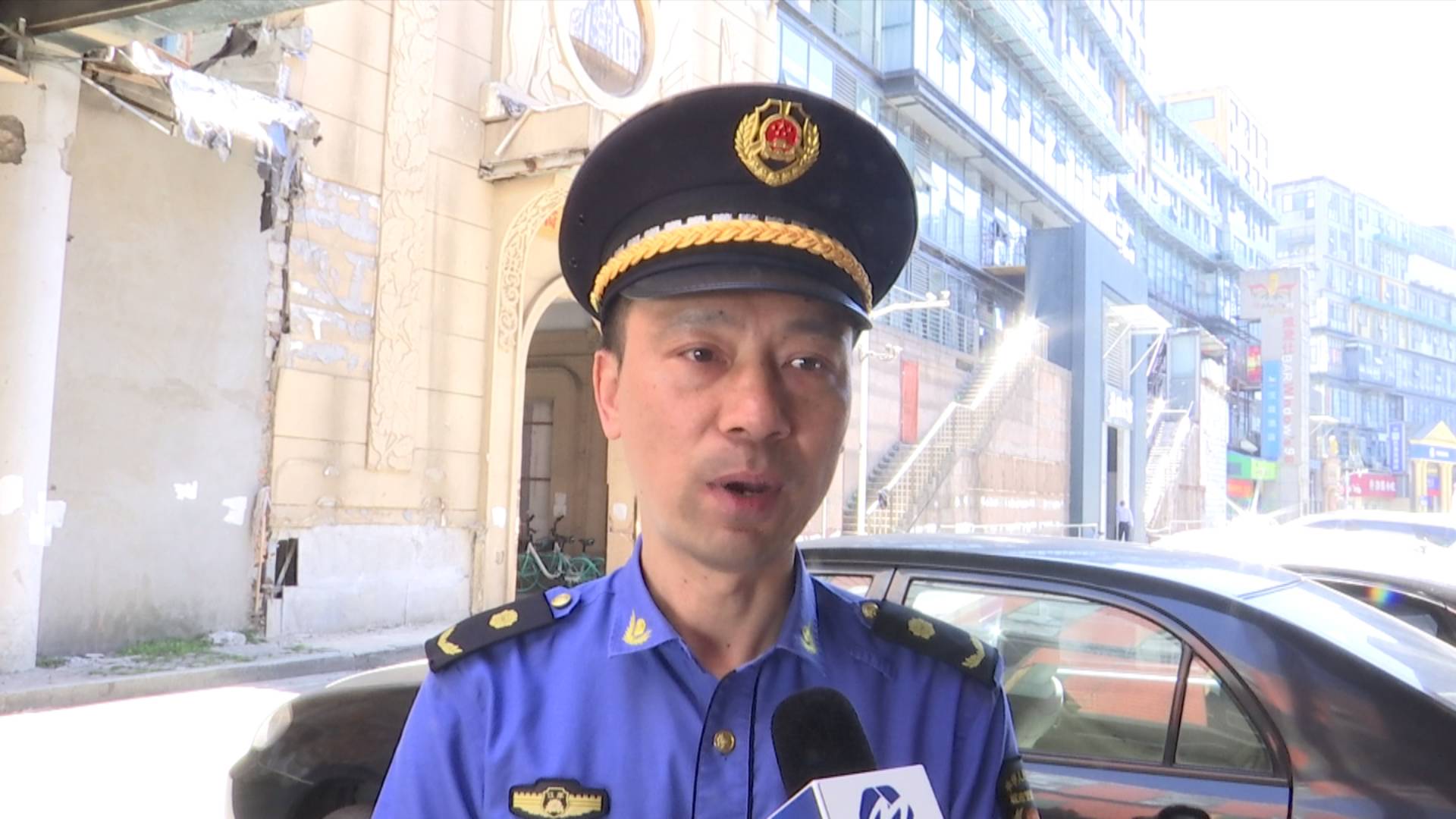 突击清理死角垃圾,无锡整治酒吧