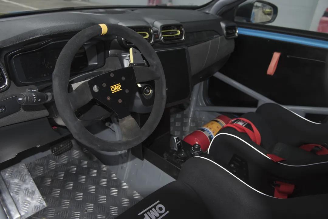 领克03过弯翻车,新款领克03推背感实测