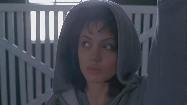 蕾丝、吸毒、得艾滋的她，才是美国第一个超级名模