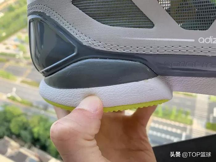 adizerocrazylight2篮球鞋,adizerocrazylight实战