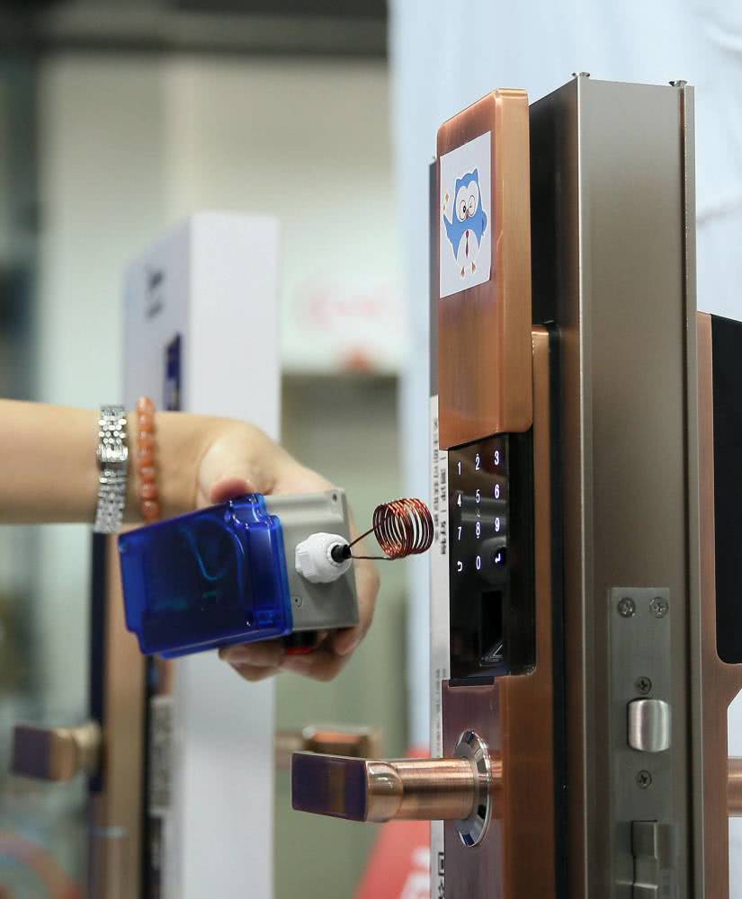 智能门锁升级成无网远程开锁,智能门锁不小心点了远程开锁