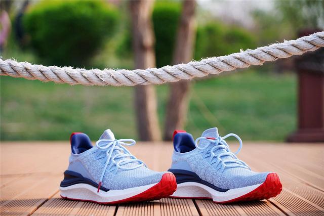 小米跑步鞋4对比安踏气垫鞋,小米跑鞋4代39码