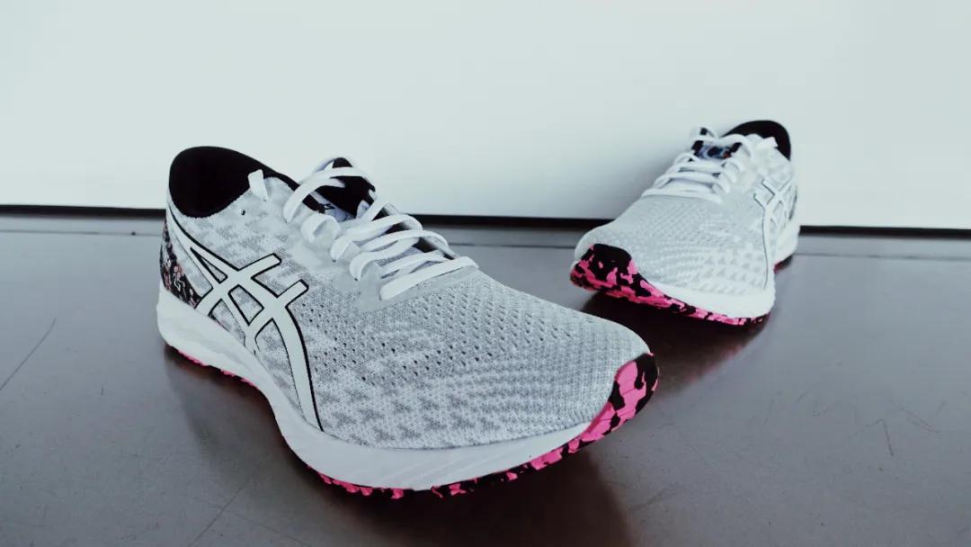 asics亚瑟士跑鞋怎么选,asics亚瑟士四代