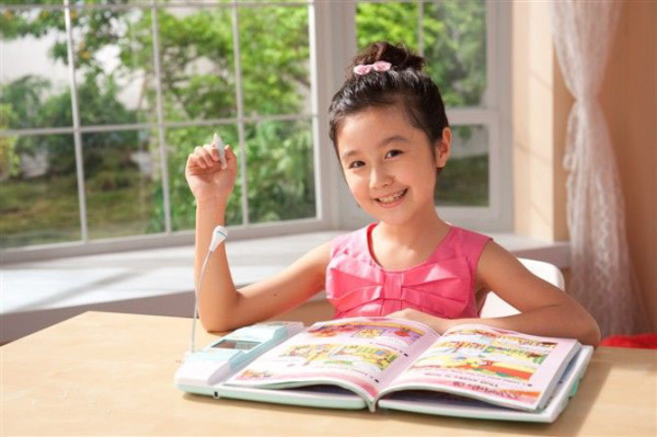 09年女孩爆红,红遍大江南北的点读机女孩现状