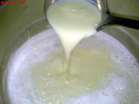 煮肉时有大量泡沫是什么原因,煮粥起大量的沫怎么解决