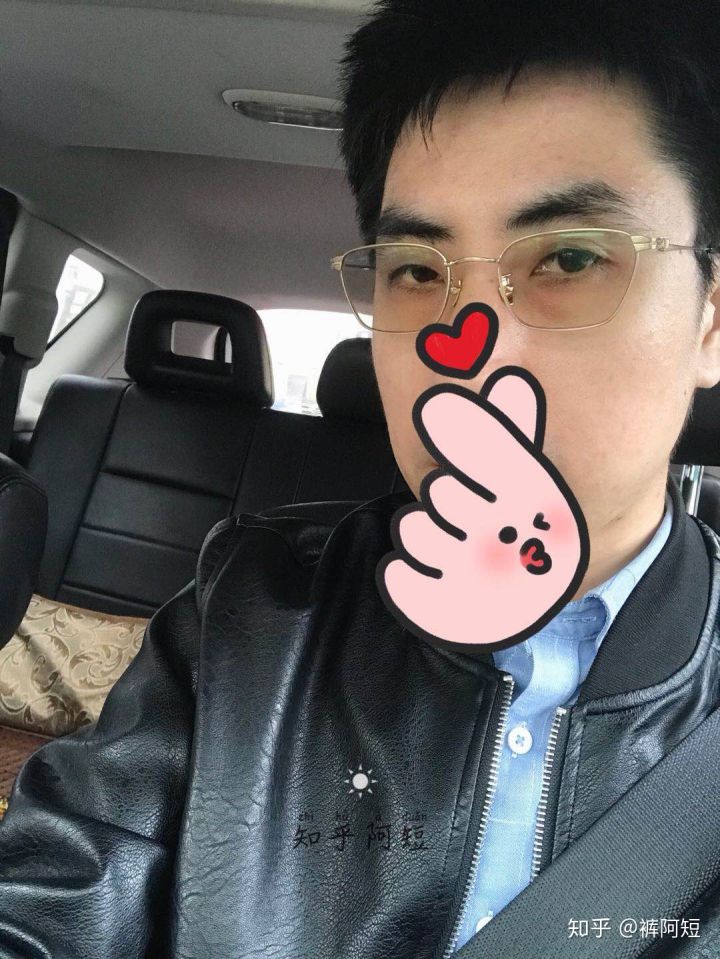 视力散光是怎么引起的,眩光及夜间视力障碍