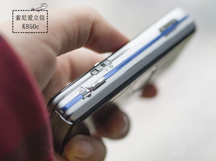 曾带詹姆斯·邦德驰骋沙场当年你是否渴望得到一款索尼爱立信?