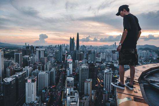 vans和converse哪个穿得久,converse和vans哪个潮