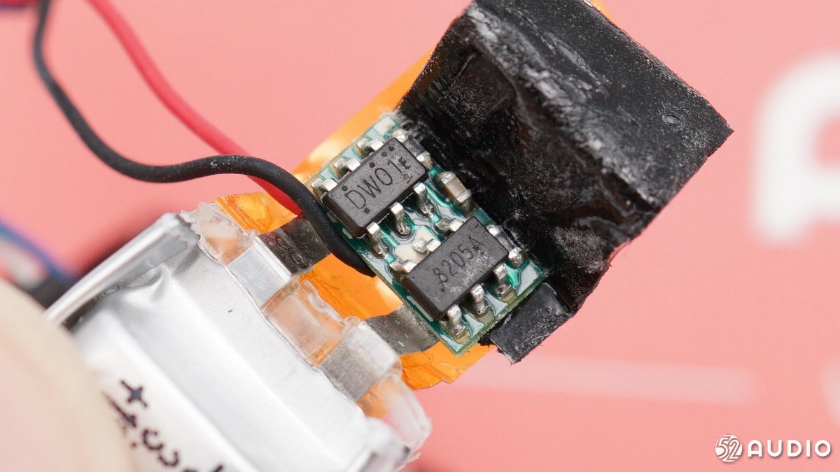 足球篮球蓝牙耳机拆解,足球款蓝牙耳机