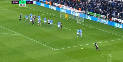 英超联赛卫冕爆出冷门,英超曼城被曼联逆转