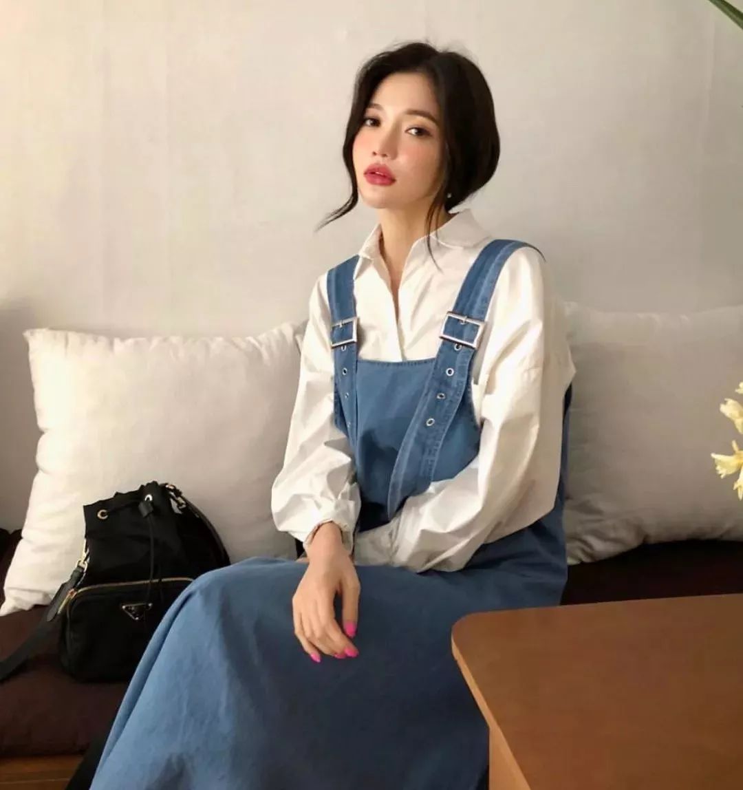 吊带裤穿搭,连体吊带裤怎么搭配才好看