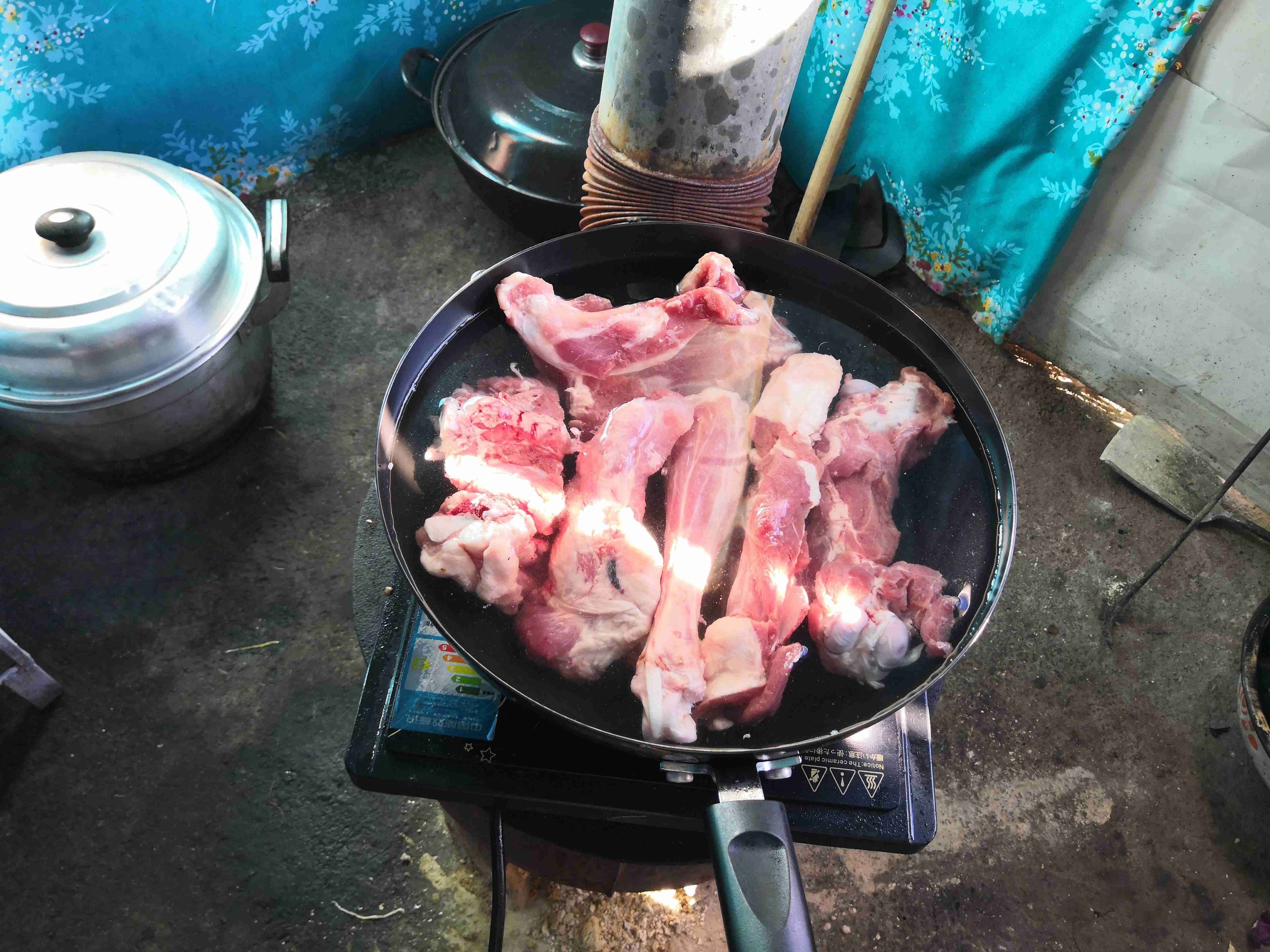 *疆新**蒙古包旅店老板，看他一天的收入多少，一个月就抵我一年工资