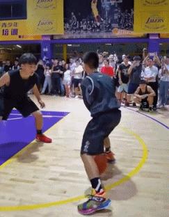 13岁独臂篮球少年nba评价,13岁独臂篮球少年帅炸了人民日报