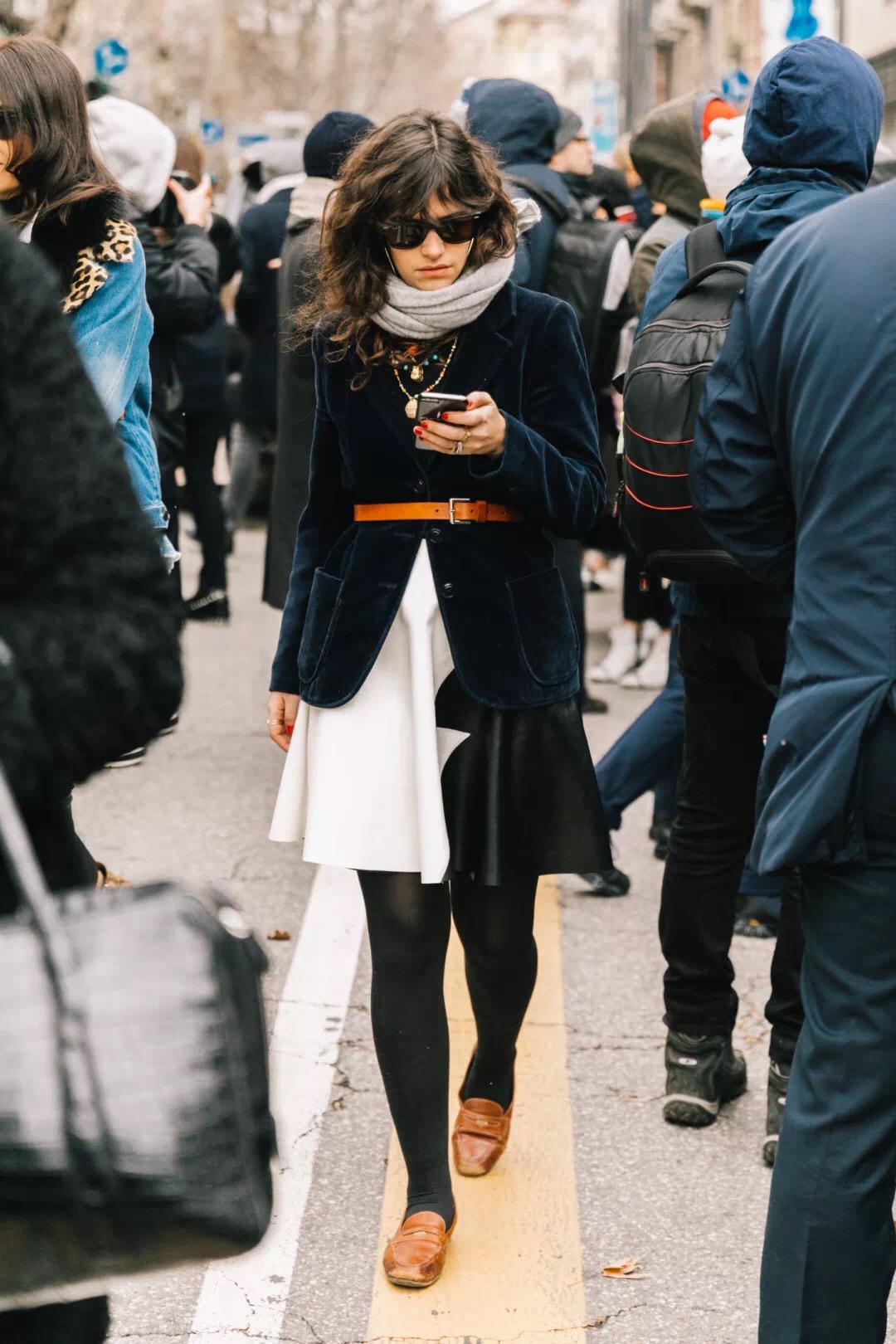 军嫂张馨予穿粉裙尽显娇艳,升级辣妈