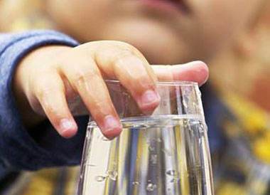 自来水和桶装水对比哪家口碑最好,桶装矿泉水价格实惠好喝