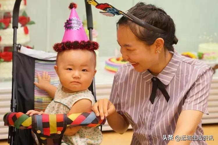 市民排队免费吃蛋糕：运城天鹅湾“生日颂烘焙”开业大酬宾