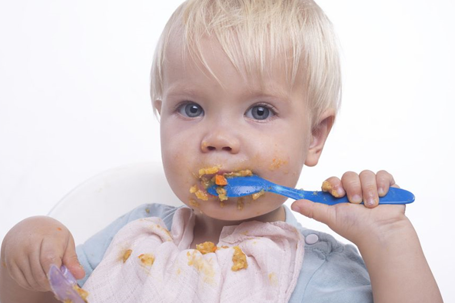宝宝未按时添加辅食有什么影响,太早喂辅食会影响宝宝发育吗
