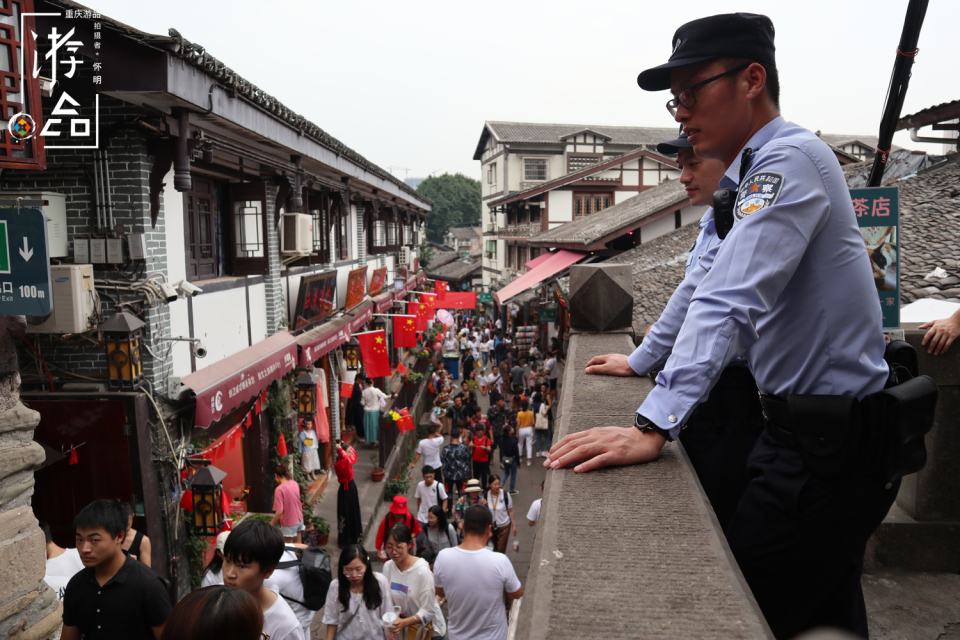 在重庆外地人该怎么出行,第一次去重庆吃火锅攻略