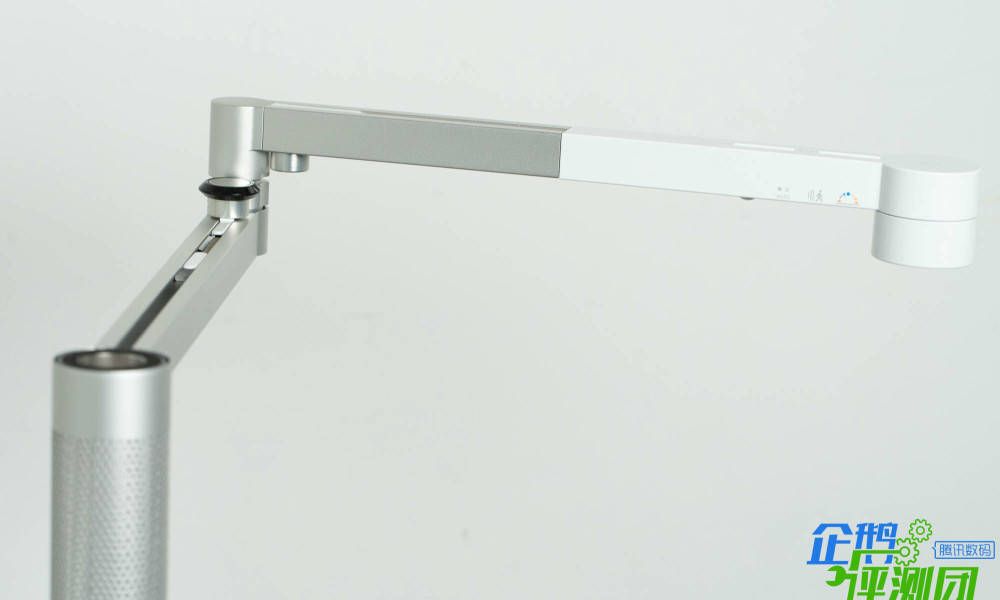 戴森落地灯黑金和白色的区别,戴森落地灯值得购买吗