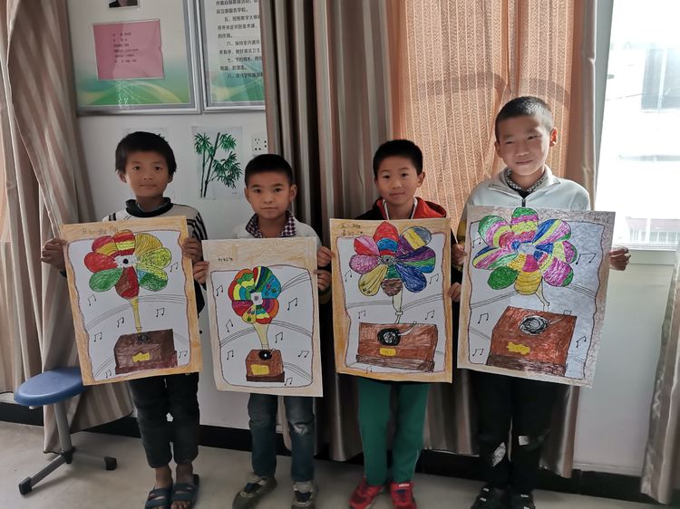 “童心激荡，放飞梦想”马蹬一小德育社团活动