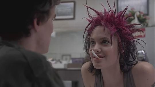 蕾丝、吸毒、得艾滋的她，才是美国第一个超级名模