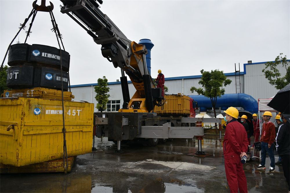 走进佳恒，信赖杜德杜德老用户工厂观摩会正在进行中