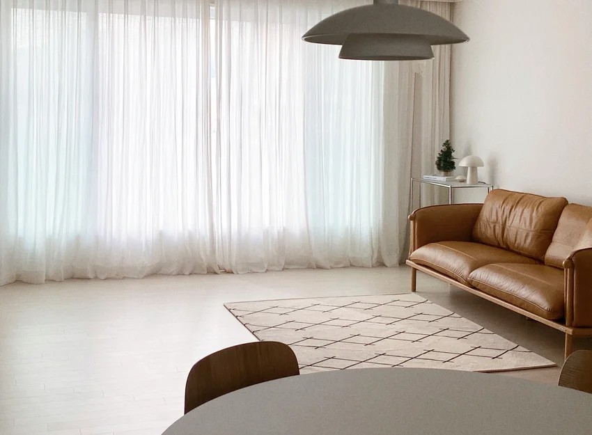 韩国太太客厅坚持不放柜子，茶几扔掉，116㎡反而比样板间干净