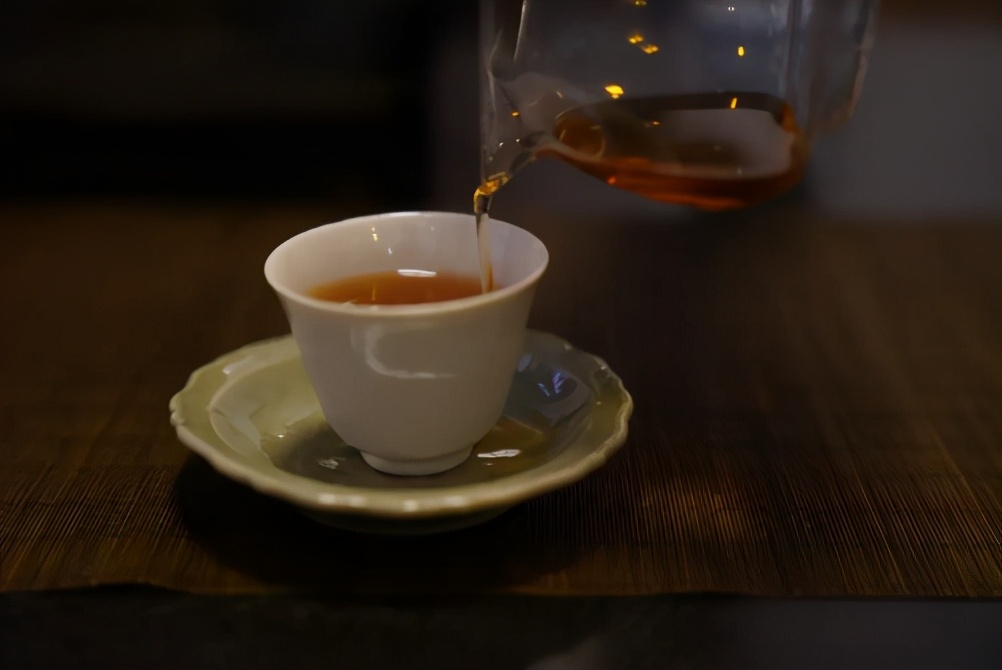 最惨茶厂：高频轰炸中坚持生产茶叶