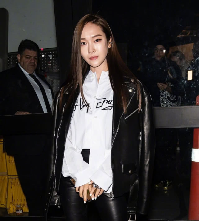 郑秀妍ins最新私服照美丽又帅气,郑秀妍直发造型