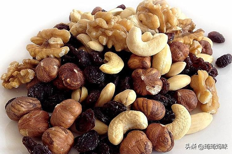 孕妇吃坚果需要注意哪些,孕妇每天吃坚果有什么益处