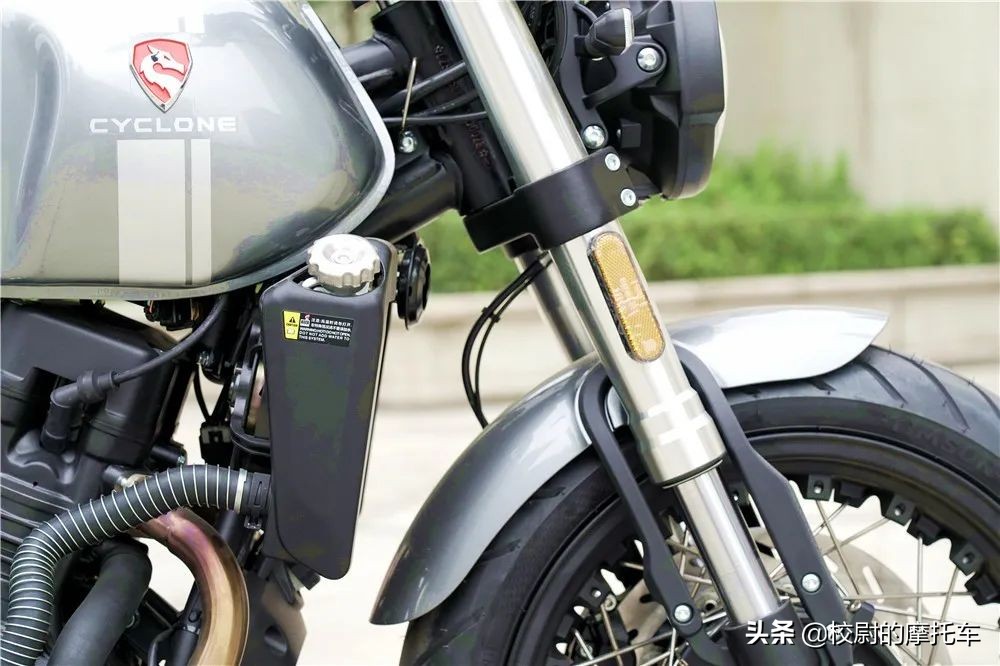 赛科龙re3英伦复古车,赛科龙复古re32020款