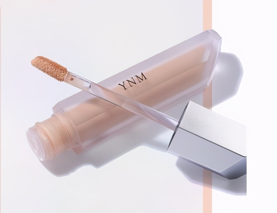 遮瑕笔遮盖斑点痘印泪沟黑眼圈,怎么遮盖黑眼圈跟痘印