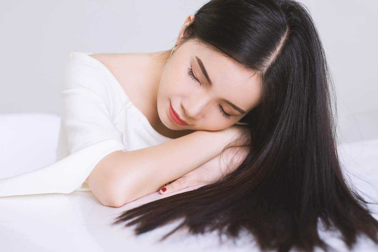 头发洗后依旧干枯、毛躁、出油？你可能根本就没有用对洗发水