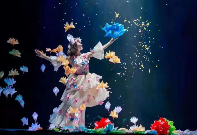 莲花山爬金山位置 (莲花山风景区爬金山)