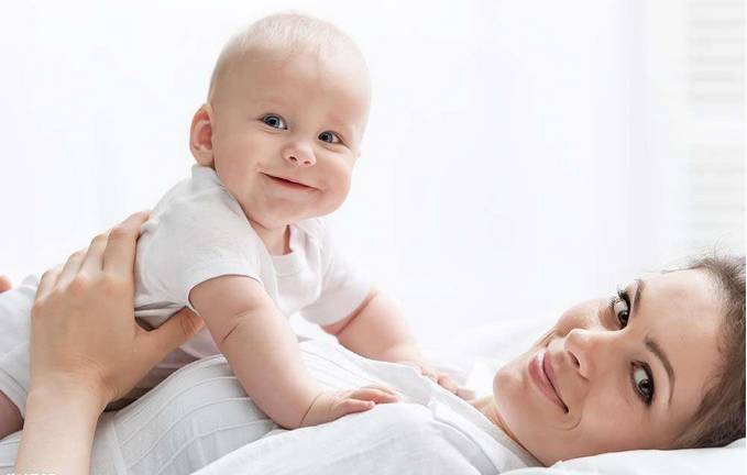 宝妈第一次涨奶怎么办,妈妈涨奶了怎么样快速解决涨奶