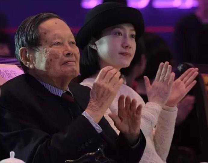 杨振宁与翁帆的现在婚姻状况如何,杨振宁与翁帆如今的婚姻状态如何