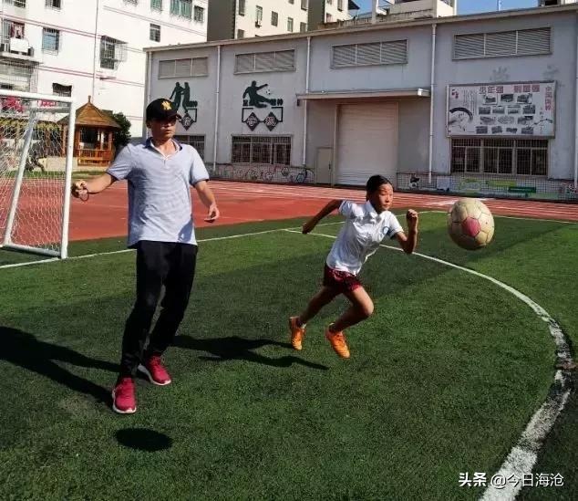 中国首次夺得世界中学生女足冠军,获得冠军的小学女足