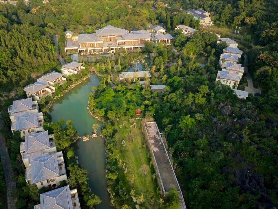 黄果树柏联温泉酒店是几星级酒店,黄果树柏联酒店在景区内怎么进去