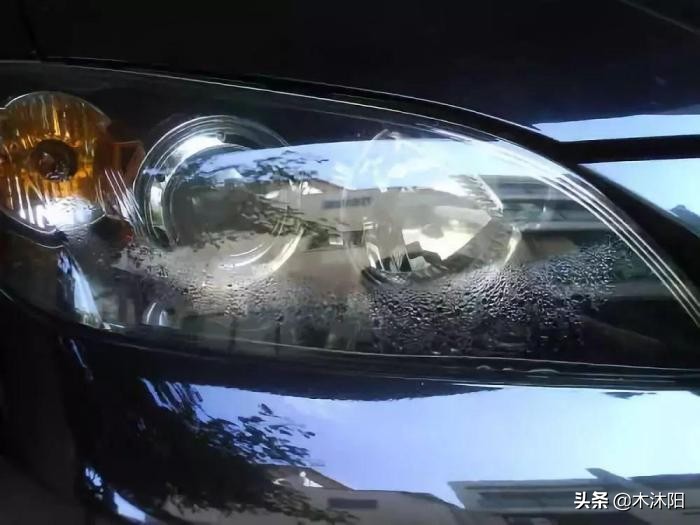 车灯里面的水汽怎么处理,汽车车灯里面有水该怎么解决