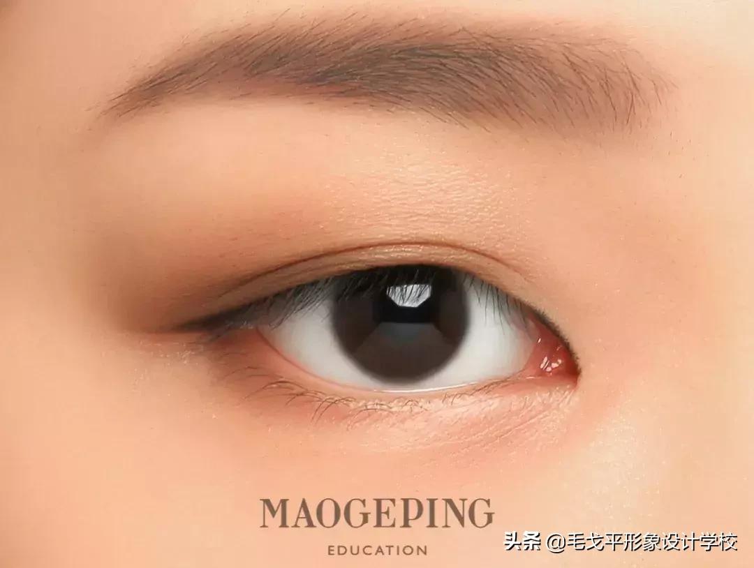 内双无双眼皮贴及假睫毛眼妆教程,没有双眼皮的圆眼怎么画眼线