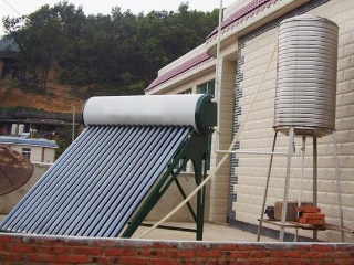 为啥现在不提倡用太阳能,为什么不普及太阳能